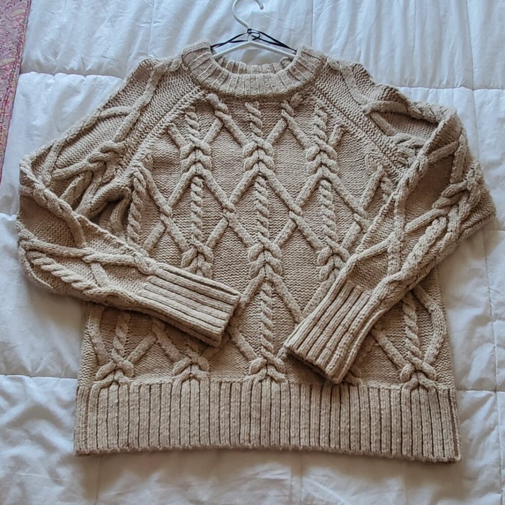 H & M  Chunky Wool  Cable Knit Sweater Oversize Small